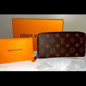 Louis Vuitton Zippy Wallet